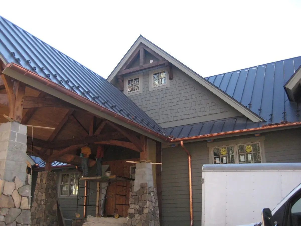 Craftsman Roofing team delivering quality roofing work in Alton